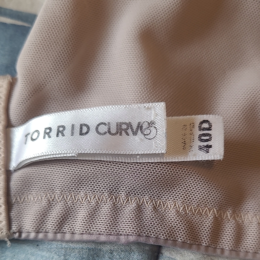 Torrid Curve 40D Bra - Picture 2 of 6